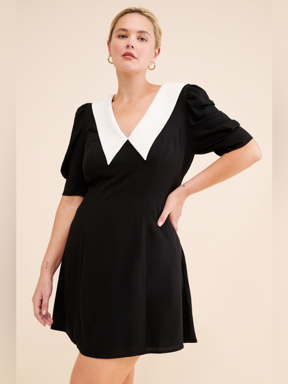 ELOQUII Black White V-Neck Contrast Collar Dress